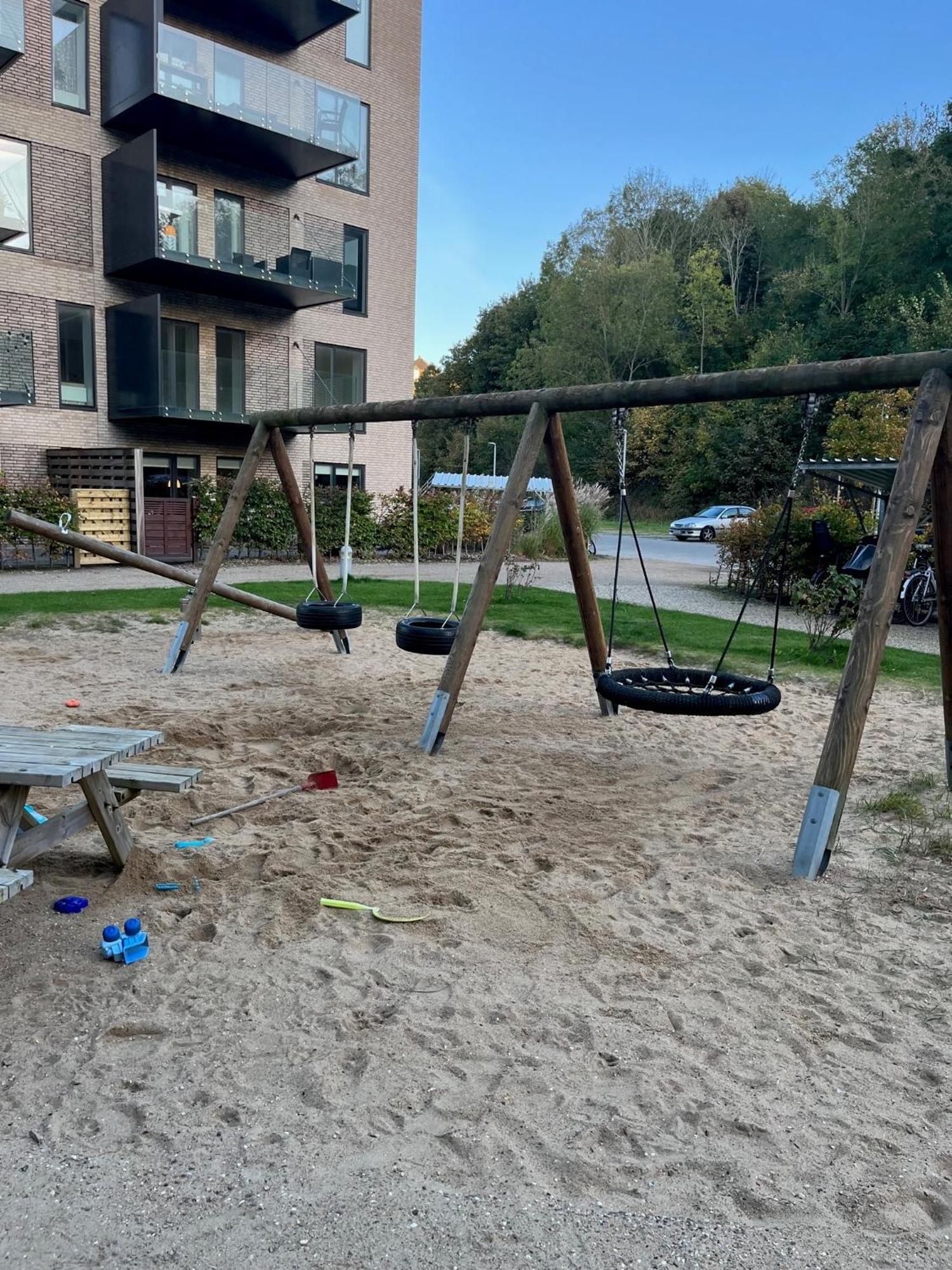 Charming Aalborg Apartment With Parking Екстериор снимка